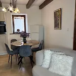 Relais Du Dompeter 4*